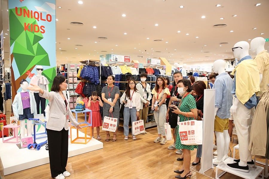 4125-cya-hang-uniqlo-sc-vivocity-co-diyn-tich-len-yyn-2000m2
