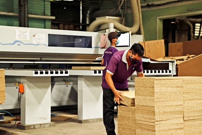 nganh go noi that tan dung co hoi tu chien tranh thuong mai