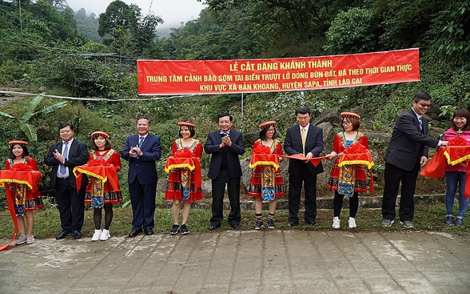 VNPT tài trợ đường truyền kết nối trạm cảnh báo sớm trượt lở tại Lào Cai vnpt tai tro duong truyen ket noi tram canh bao som tru o t lo tai lao cai