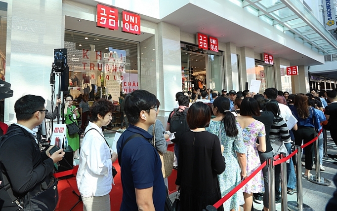 UNIQLO chính thức khai trương cửa hàng đầu tiên tại Việt Nam uniqlo chinh thuc khai truong cua hang dau tien tai viet nam