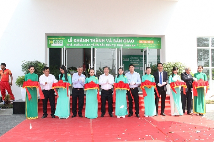 Công ty CP Long Hậu bàn giao đất cho thuê tại Khu công nghiệp Long Hậu 3 cong ty cp long hau ban giao dat cho thue tai khu cong nghiep long hau 3