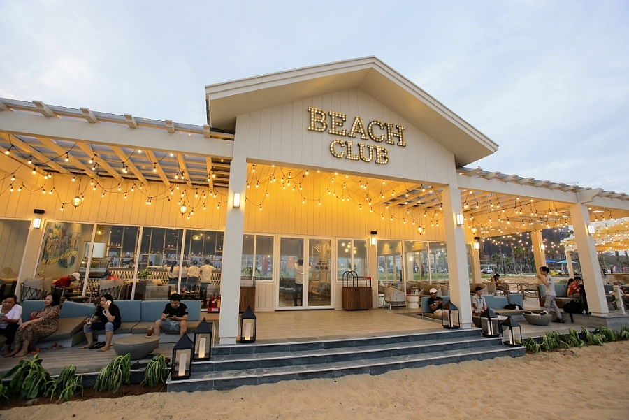 Chiêm ngưỡng vẻ đẹp văn hóa đa màu sắc tại NovaWorld Center