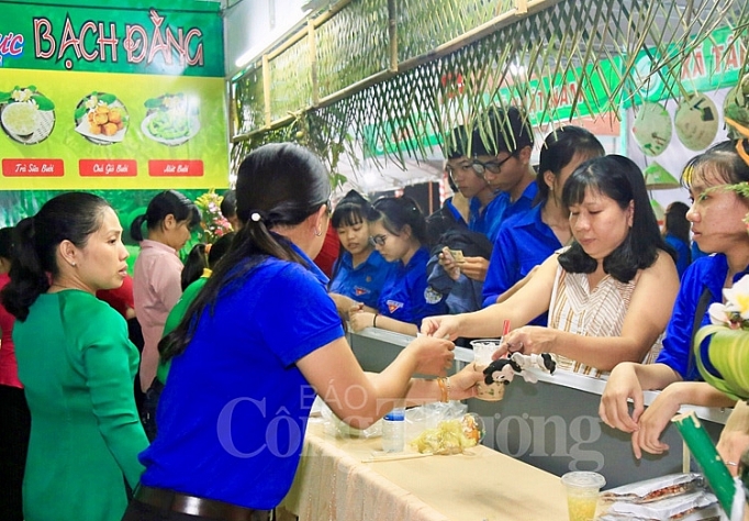 hang nghin nguoi tham du khai mac le hoi huong buoi bach dang lan 2