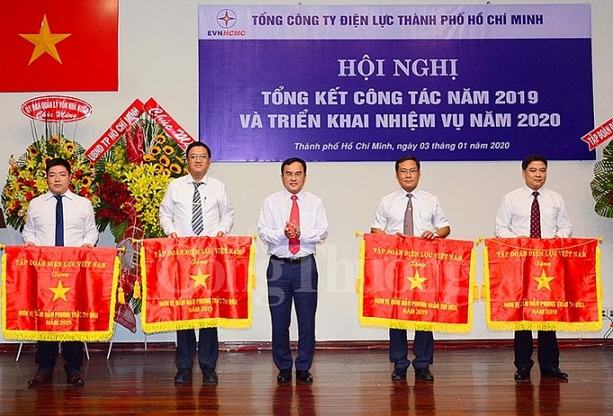 dien luc tp ho chi minh phan dau tro thanh doanh nghie p so