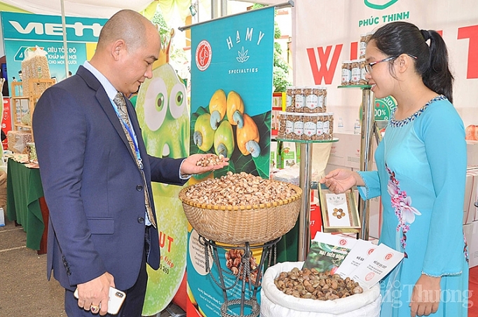 Bình Phước: Đột phá cải cách hành chính tạo sức hút đầu tư phát triển công nghiệp binh phuoc dot pha cai cach hanh chinh tao suc hut dau tu phat trien cong nghiep