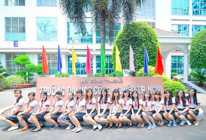 Hai trường đại học thuộc Bộ Công Thương kéo dài thời gian nghỉ học thêm 1 tuần hai truong dai hoc thuoc bo cong thuong keo dai thoi gian ghi hoc cho sinh vien them 1 tuan
