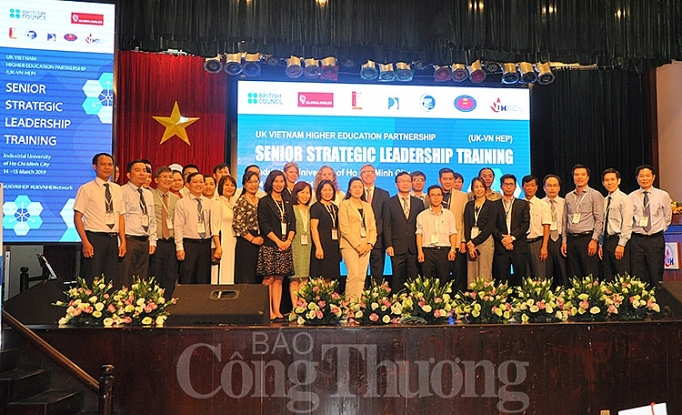 Tăng cường hợp tác giáo dục đại học giữa Việt Nam - Vương quốc Anh tang cuong hop tac giao duc dai hoc giua viet nam vuong quoc anh