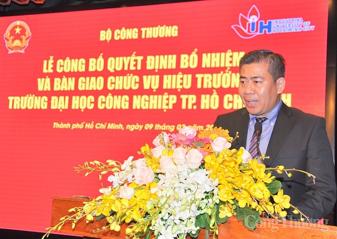 Trường đại học Công nghiệp TP. Hồ Chí Minh có hiệu trưởng mới bo nhiem chuc vu hieu truong truong dai hoc cong nghiep tp ho chi minh