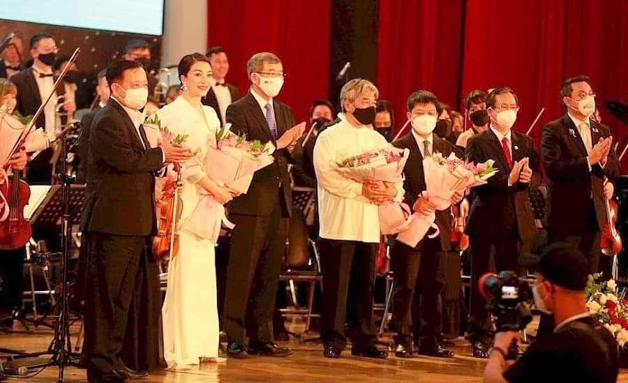 Nhiều bản giao hưởng nổi tiếng, hấp dẫn trình diễn trong buổi hòa nhạc mùa xuân tại Bình Dương