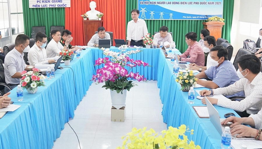 Quyết liệt đẩy nhanh tiến độ công trình đường dây 220KV vượt biển Kiên Bình-Phú Quốc