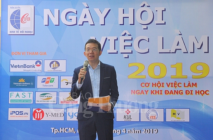 Doanh nghiệp tuyển dụng hơn 1.430 việc làm tại Ngày hội việc làm 2019 doanh nghiep tuyen dung hon 1430 viec lam tai cao dang kinh te doi ngoai