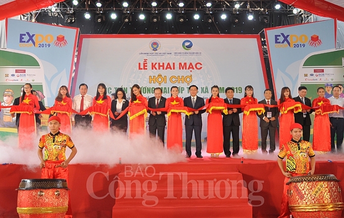 gan 400 hop tac xa tham gia hoi cho xuc tien thuong mai hop tac xa 2019