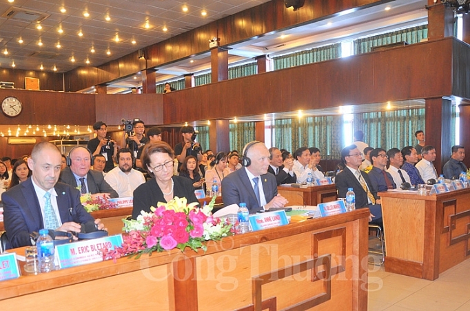 vung wallonie bruxelles tang cuong hop tac linh vuc moi truong voi viet nam