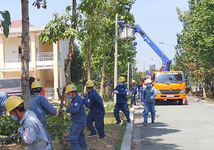 EVNHCM: Huy động mọi nguồn lực đảm bảo cung cấp điện phòng chống dịch Covid-19 huy dong moi nguon luc dam bao cung cap dien phong chong dich covid 19