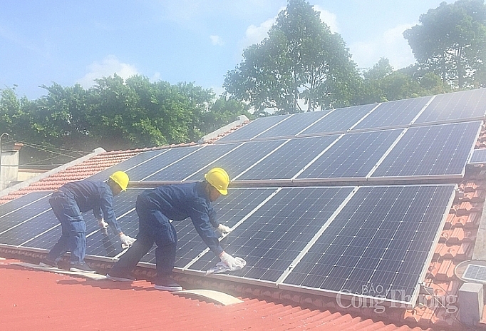 TP. Hồ Chí Minh: Tiềm năng phát triển điện mặt trời trên mái nhà còn rất lớn tp ho chi minh tiem nang phat trien dien mat troi tren mai nha con rat lon