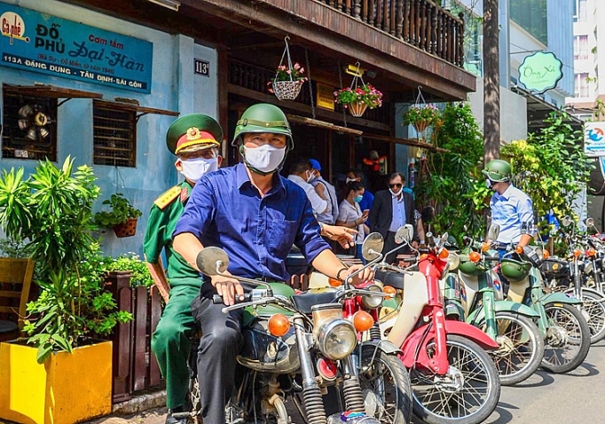 doc dao hap dan chum tour theo dau chan biet dong sai gon