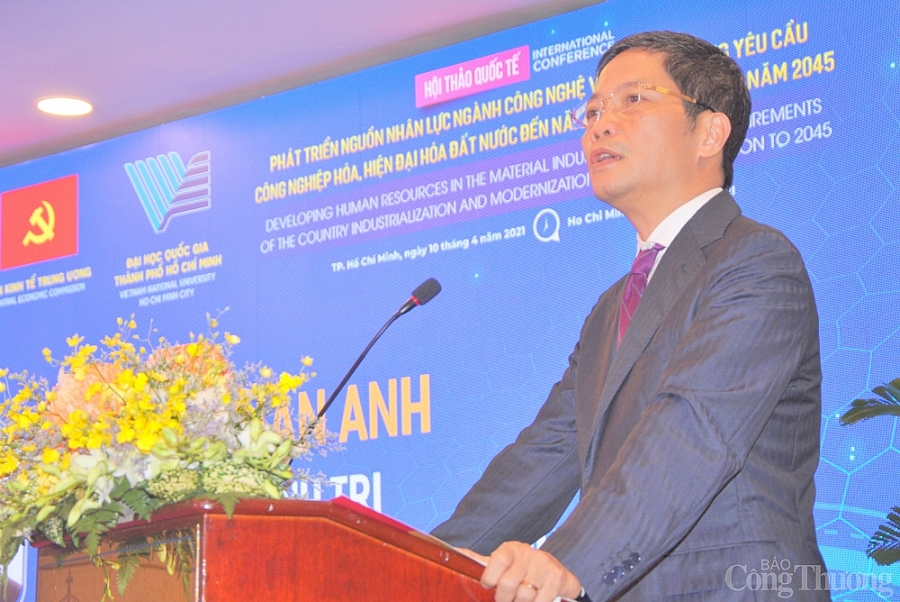 Ưu tiên phát triển nguồn nhân lực ngành công nghiệp vật liệu - cần có cơ chế, chính sách đặc thù