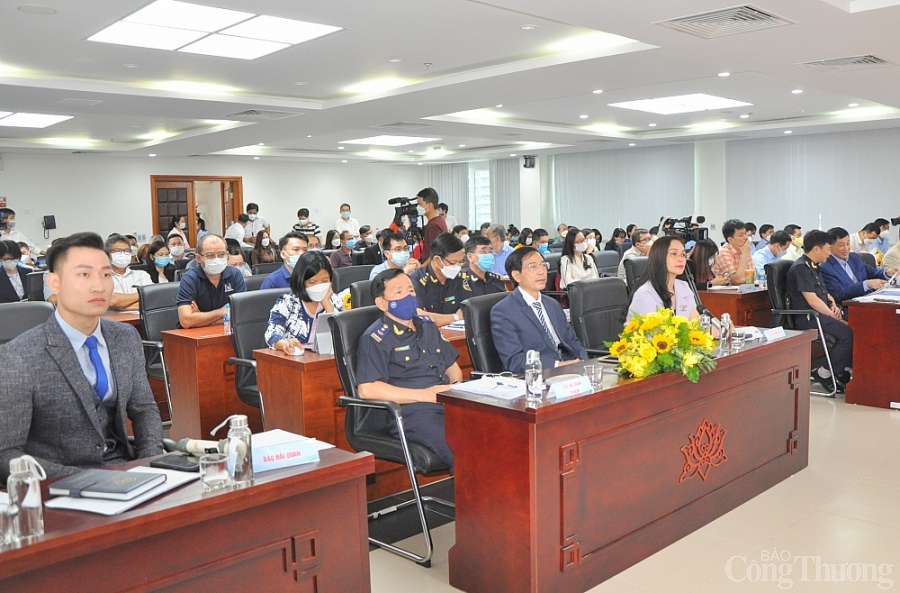 Kiến nghị nhiều giải pháp kéo giảm chi phí xuất nhập khẩu cho doanh nghiệp