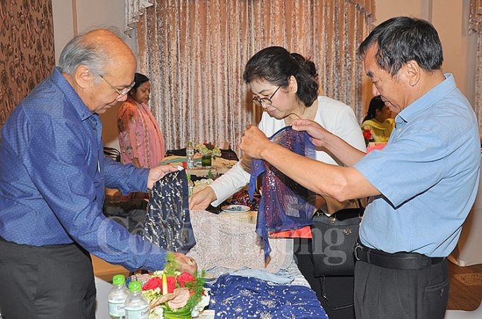 thuc day hop tac kinh doanh phat trien nganh det may an do viet nam