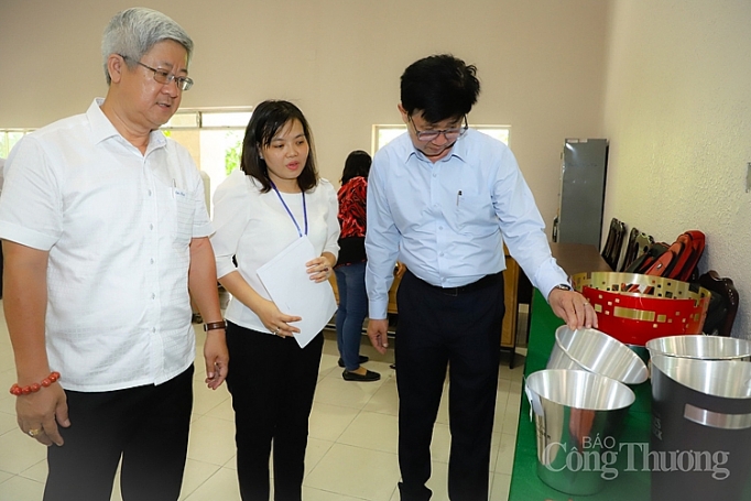 Bình Dương: Công nhận 27 sản phẩm công nghiệp nông thôn tiêu biểu năm 2020 binh duong cong nhan 27 san pham cong nghiep nong thon tieu bieu nam 2020