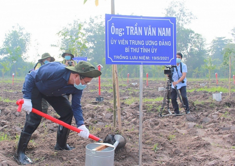 Bình Dương phát động Tết trồng cây nhớ Bác Hồ