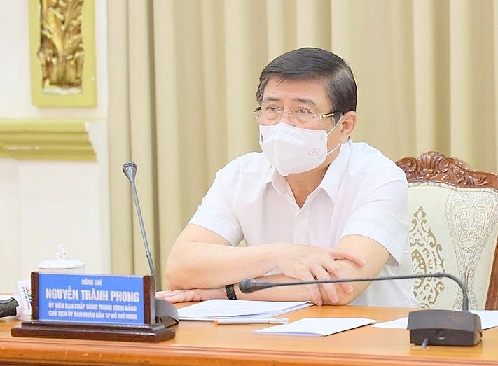 TP. Hồ Chí Minh: Các quán ăn nhỏ dừng bán tại chỗ, nhà hàng phục vụ tối đa 20 người