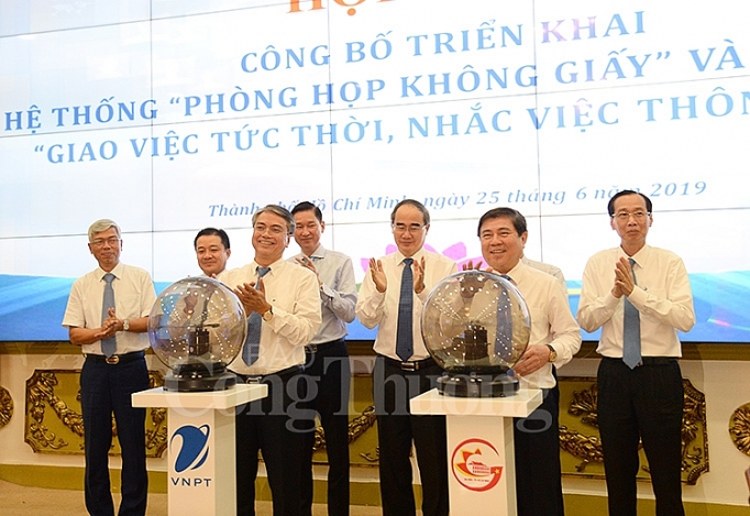 tp ho chi minh tien phong trien khai mo hinh phong hop khong giay