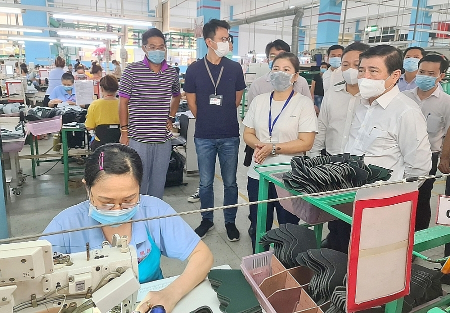 TP. Hồ Chí Minh: Tạo điều kiện cho doanh nghiệp vừa sản xuất vừa đảm bảo công tác phòng chống dịch.