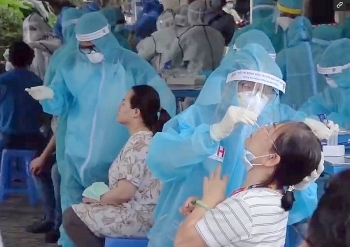 TP. Hồ Chí Minh: Phát hiện thêm nhiều ca dương tính Covid-19 tại các khu công nghiệp