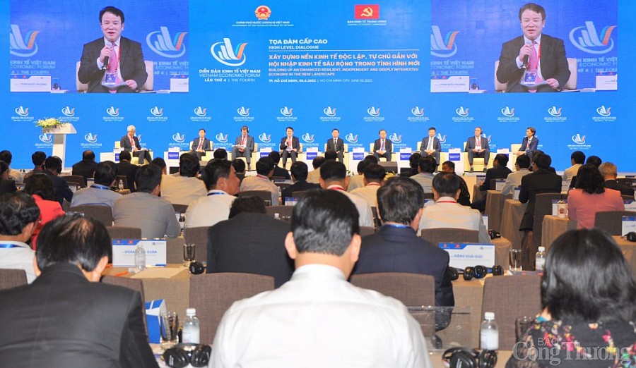 Diễn đàn Kinh tế Việt Nam lần thứ 4: Thống nhất xây dựng nền kinh tế độc lập, tự chủ, hội nhập sâu rộng