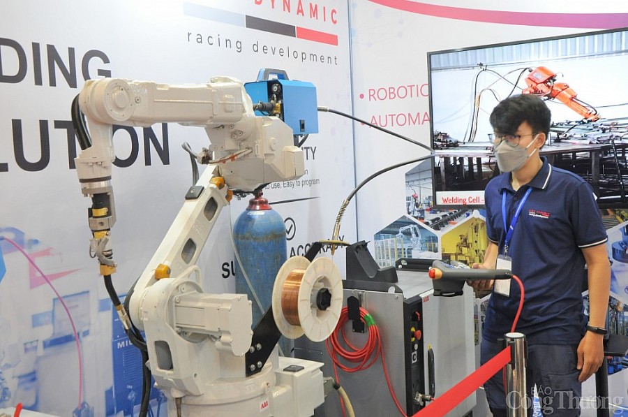 Bình Dương: Khai mạc Triển lãm Công nghiệp và Sản xuất Việt Nam năm 2022