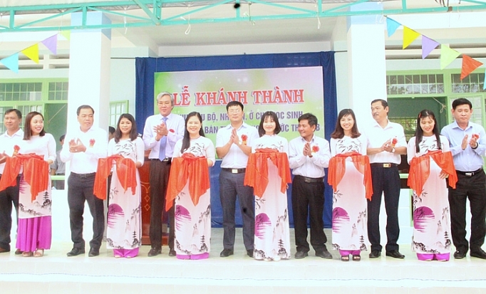 Vinataba hỗ trợ gần 31 tỷ đồng cho Ninh Thuận vinataba ho tro gan 31 ty dong cho ninh thuan