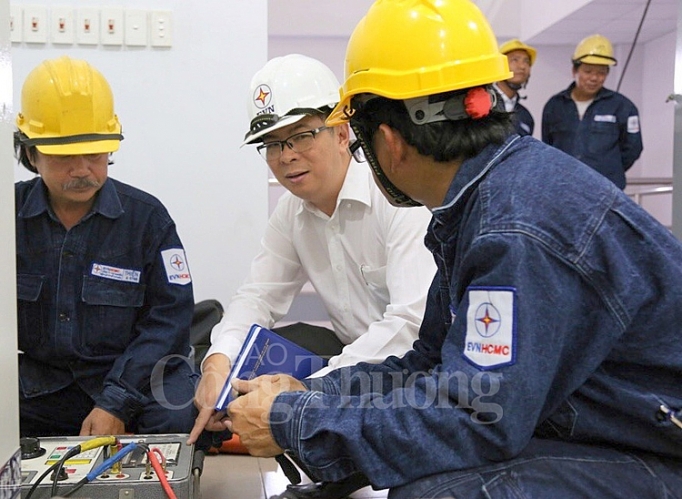 evnhcmc trien khai nhieu giai phap dam bao an toan dien mua mua bao