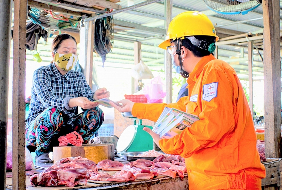 Ngành điện miền Nam nỗ lực đảm bảo cấp điện phòng chống dịch Covid-19