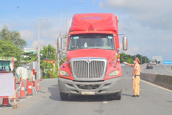 Bình Dương: Phân luồng xanh tạo điều kiện lưu thông hàng hóa