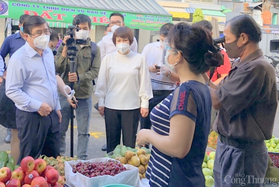 Tổ công tác tiền phương và UBND TP. Hồ Chí Minh kiểm tra cung ứng hàng hóa tại các chợ