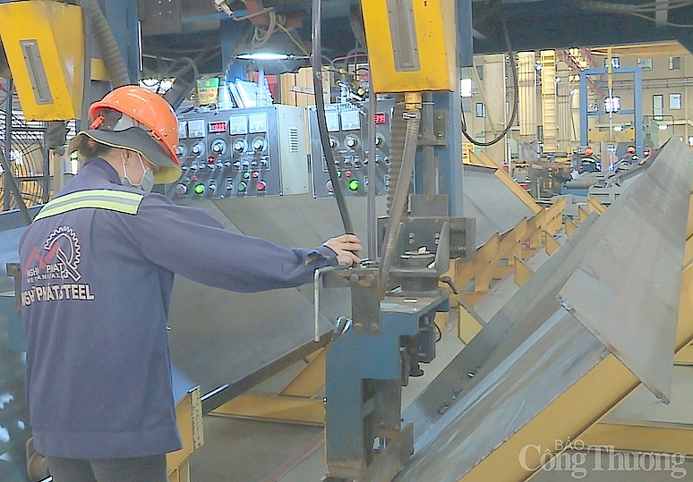 TP. Hồ Chí Minh: Hơn 400 doanh nghiệp trong các khu chế xuất, khu công nghiệp đảm bảo điều kiện sản xuất “3 tại chỗ”