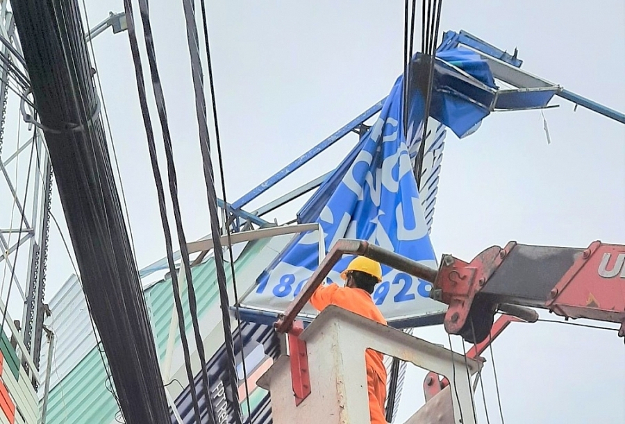 Ngành điện miền Nam: Tăng cường hướng dẫn phòng tránh tai nạn điện mùa mưa bão