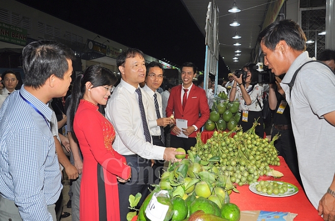 mo rong thi truong nong san can thao go nut that ha tang thuong mai