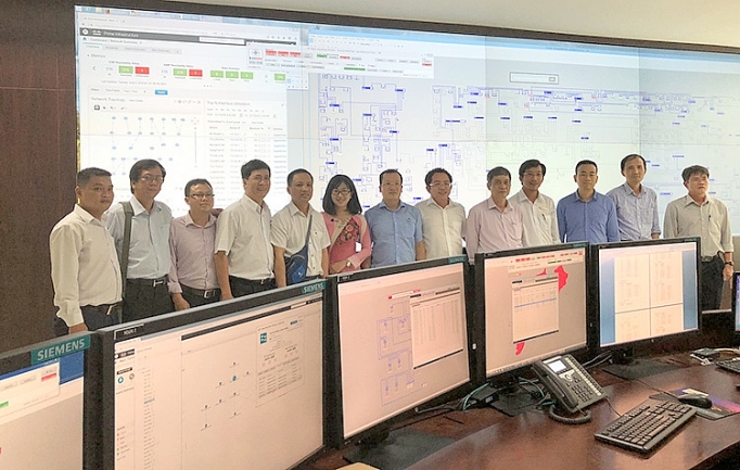 dien luc mien nam tap trung dau tu mo rong luoi dien thong minh