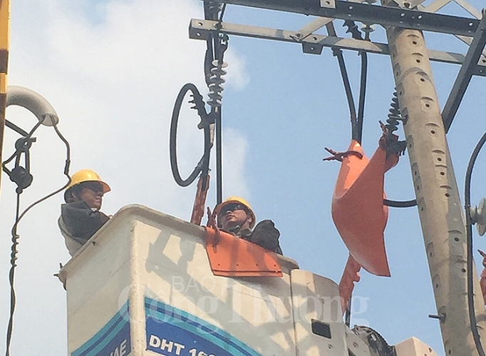 TP. Hồ Chí Minh đảm bảo an toàn điện mùa mưa bão tp ho chi minh dam bao an toan dien mua mua bao