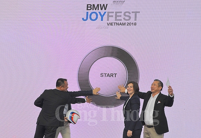 khai mac trien lam bmw joyfest vietnam 2018