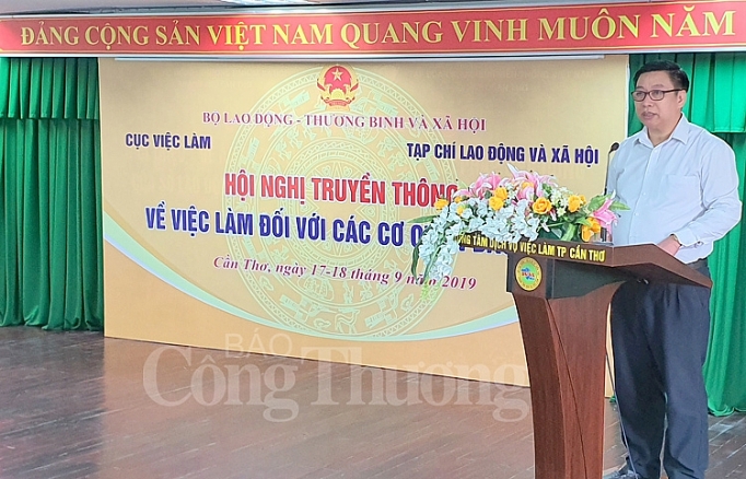 truyen thong cau noi dua chinh sach viec lam den voi nguoi lao dong