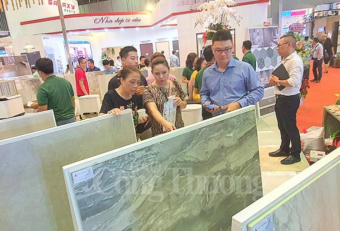 khuyen mai lon kich cau tieu dung tai vietbuild tp ho chi minh