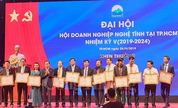 Hội Doanh nghiệp Nghệ Tĩnh tại TP. Hồ Chí Minh: Cầu nối giao thương cho tỉnh Nghệ An và Hà Tĩnh hoi doanh nghiep nghe tinh tai tp ho chi minh cau noi giao thuong va xuc tien dau tu ve nghe an ha tinh