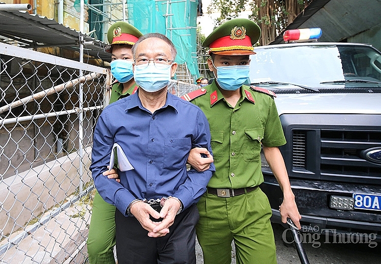 Xét xử nguyên Phó Chủ tịch UBND TP. Hồ Chí Minh Nguyễn Thành Tài và đồng phạm gây thất thoát hơn 1.900 tỷ đồng Xét xử nguyên Phó Chủ tịch UBND TP. Hồ Chí Minh Nguyễn Thành Tài và đồng phạm gây thất thoát hơn 1.900 tỷ đồng