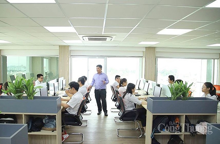 Nhà máy thông minh 4.0 trong trường đại học: Cung ứng nguồn nhân lực công nghiệp 4.0 cho Việt Nam