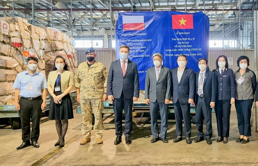 Hải quan TP. Hồ Chí Minh: Thông quan nhanh lô hàng thiết bị y tế do Chính phủ Ba Lan viện trợ