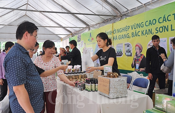 Khai mạc “Lễ hội sức khỏe và dinh dưỡng 2018” khai mac le hoi suc khoe va dinh duong 2018