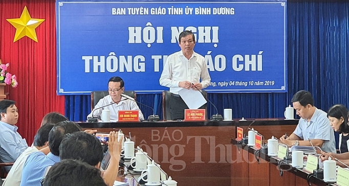 tinh uy binh duong thong tin vu chuyen nhuong 43ha dat cong khong qua dau gia
